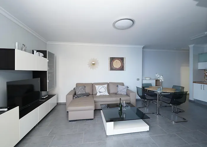 Ocean View First Sea Line *